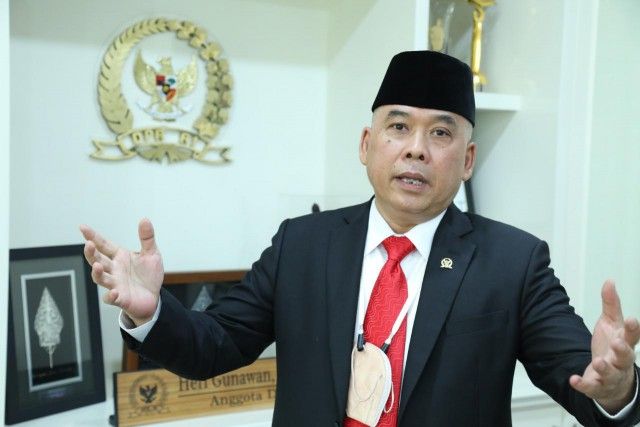 podiumnews.com-PR Besar Menanti, Tak Perlu Bangga dengan Angka Pertumbuhan Ekonomi